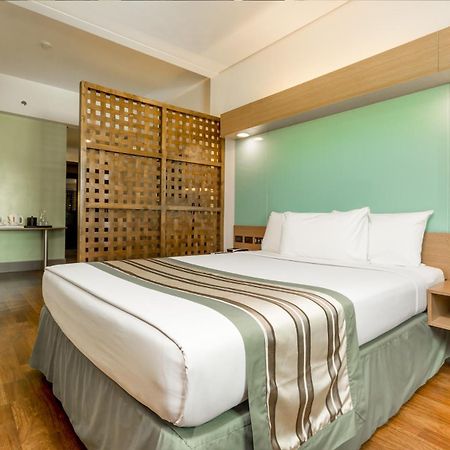 Microtel By Wyndham South Forbes Near Nuvali Santa Rosa  Ngoại thất bức ảnh