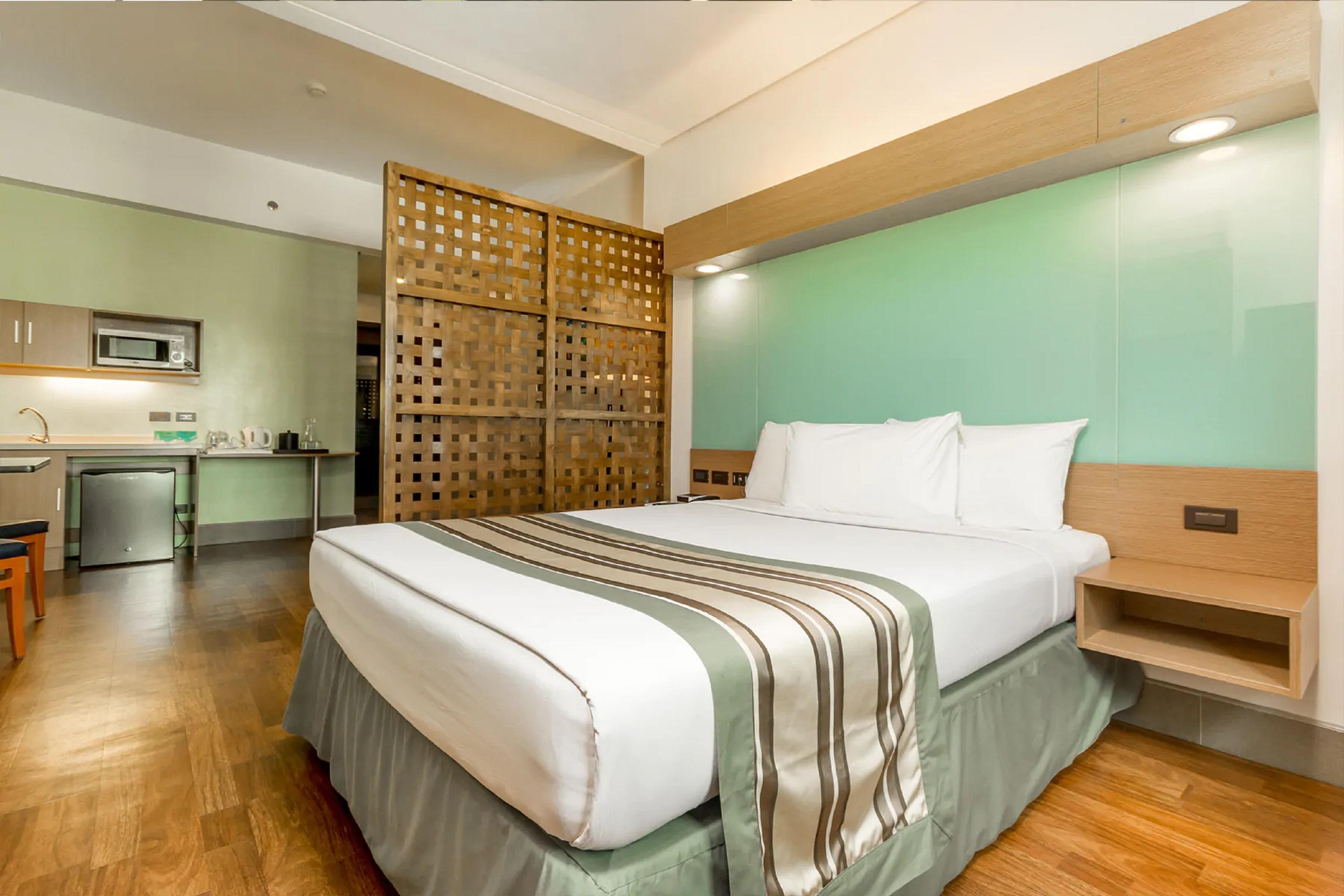 Microtel By Wyndham South Forbes Near Nuvali Santa Rosa  Ngoại thất bức ảnh