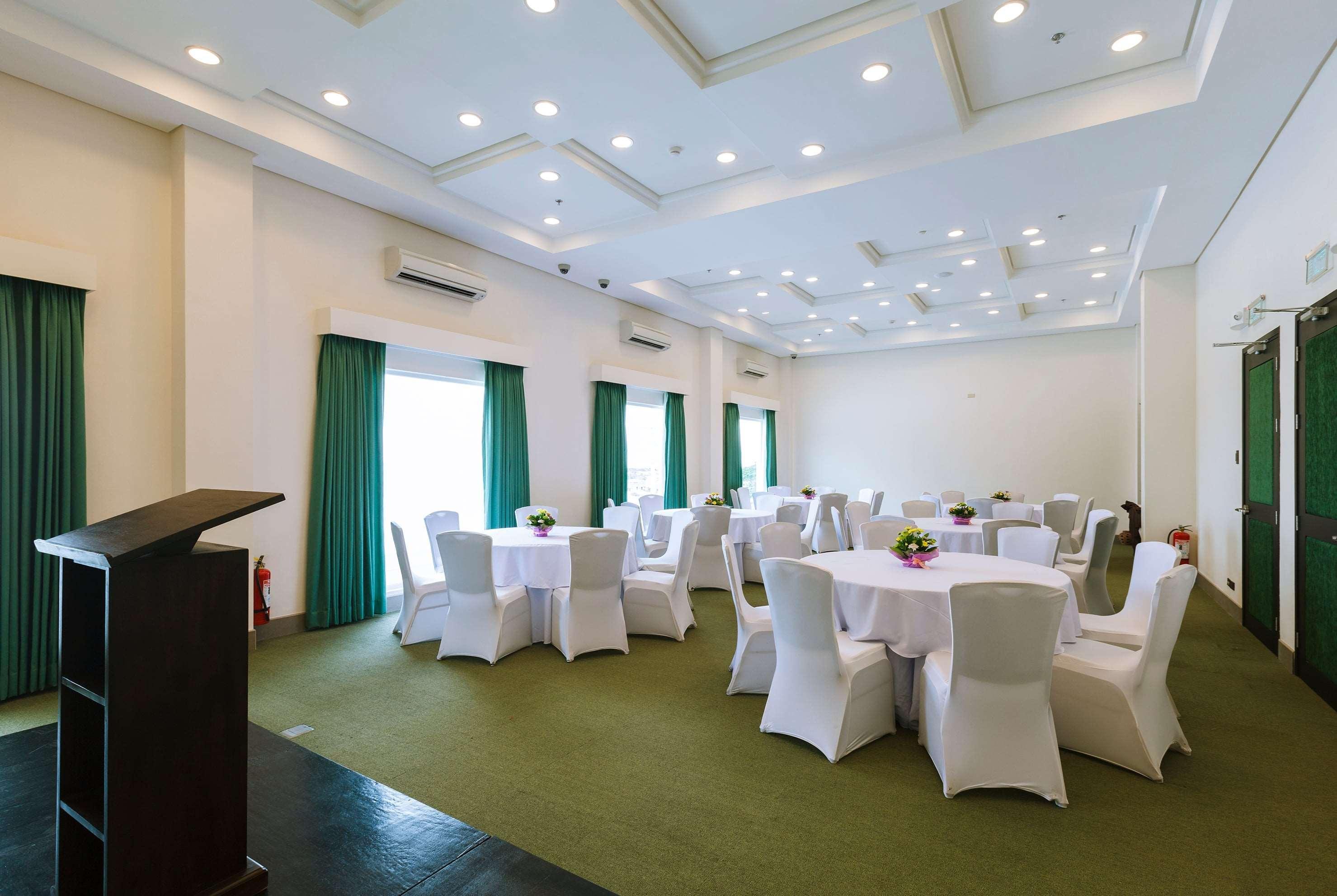 Microtel By Wyndham South Forbes Near Nuvali Santa Rosa  Ngoại thất bức ảnh