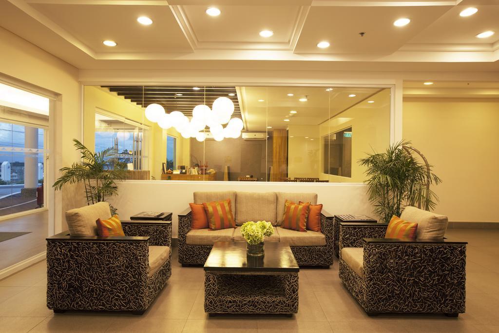 Microtel By Wyndham South Forbes Near Nuvali Santa Rosa  Ngoại thất bức ảnh