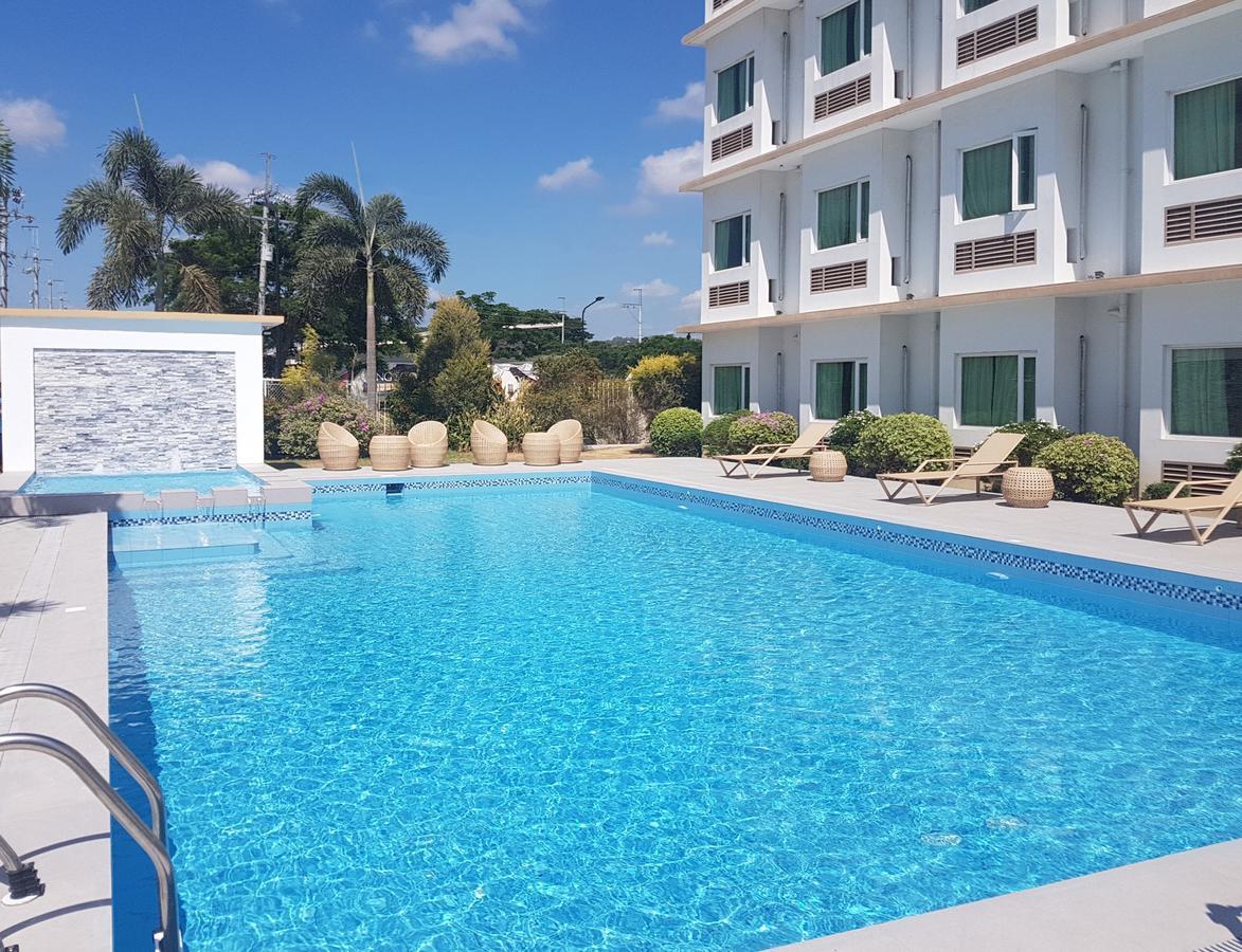 Microtel By Wyndham South Forbes Near Nuvali Santa Rosa  Ngoại thất bức ảnh