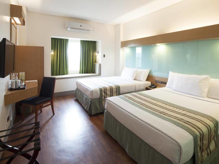 Microtel By Wyndham South Forbes Near Nuvali Santa Rosa  Ngoại thất bức ảnh