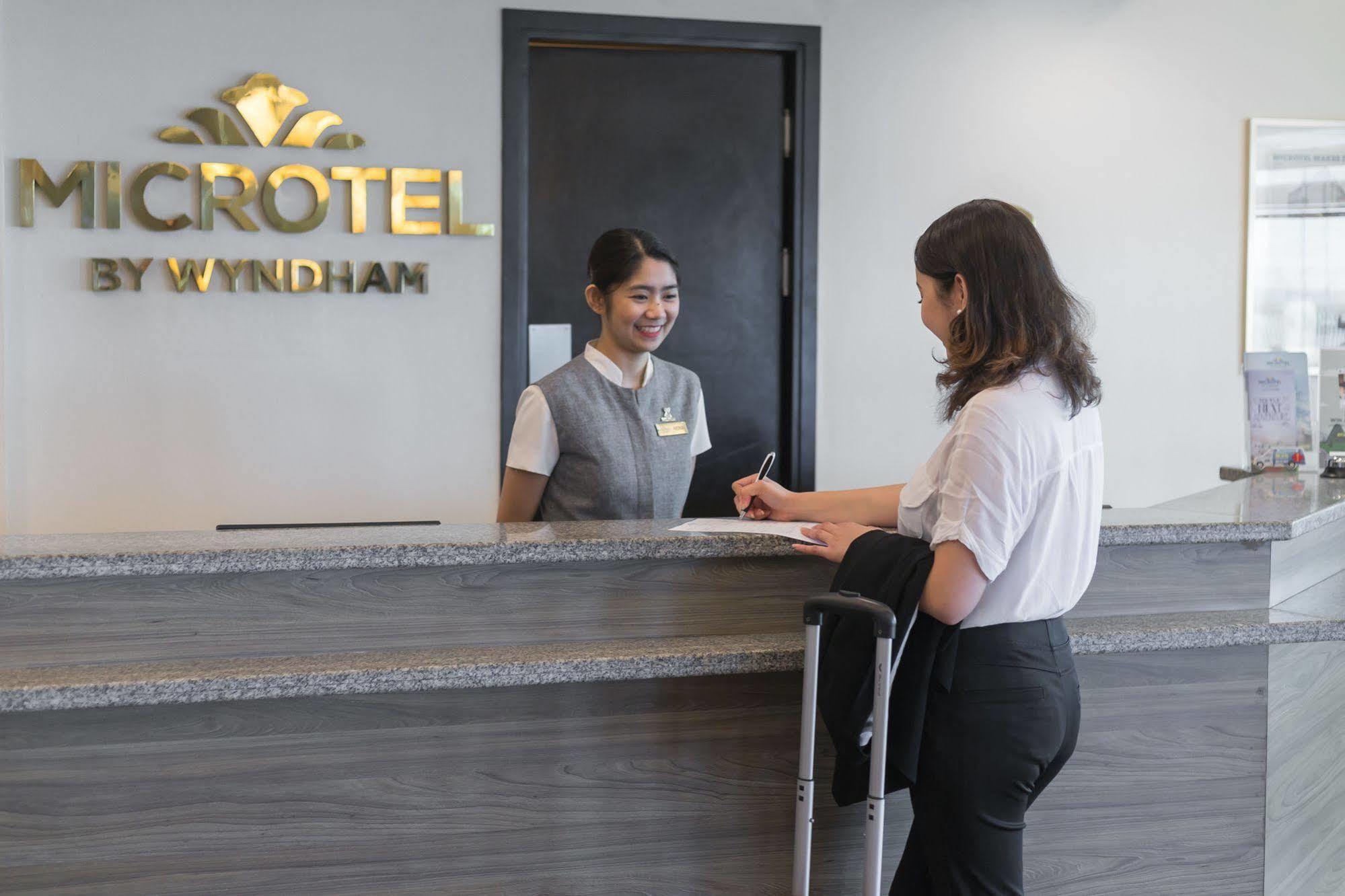 Microtel By Wyndham South Forbes Near Nuvali Santa Rosa  Ngoại thất bức ảnh